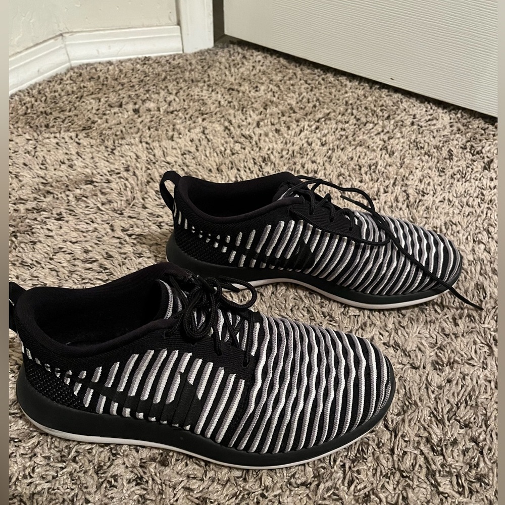 Women’s Nike shoes